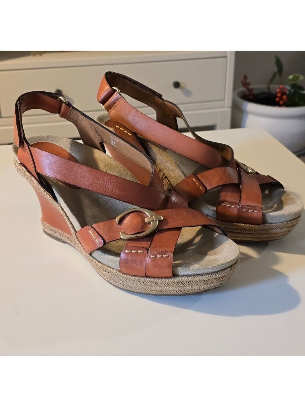 Earthies Tan Leather Wedge Sandals